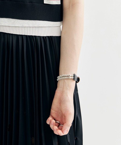 TOGA（トーガ）の「【TOGA TOO/トーガトゥ】Beads leather bangle
