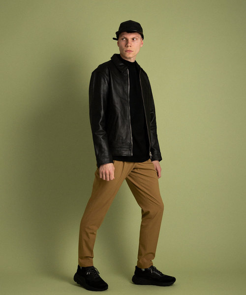 UNITED TOKYO（ユナイテッドトウキョウ）の「ラムレザー衿付き