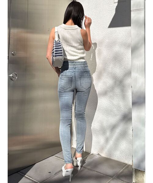 GYDA（ジェイダ）の「ハイウエストフロントZIPベルトデザインスキニー