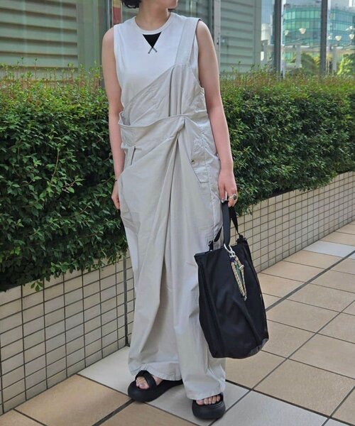 ear PAPILLONNER（イアパピヨネ）の「ワンショルダーラップサロペット