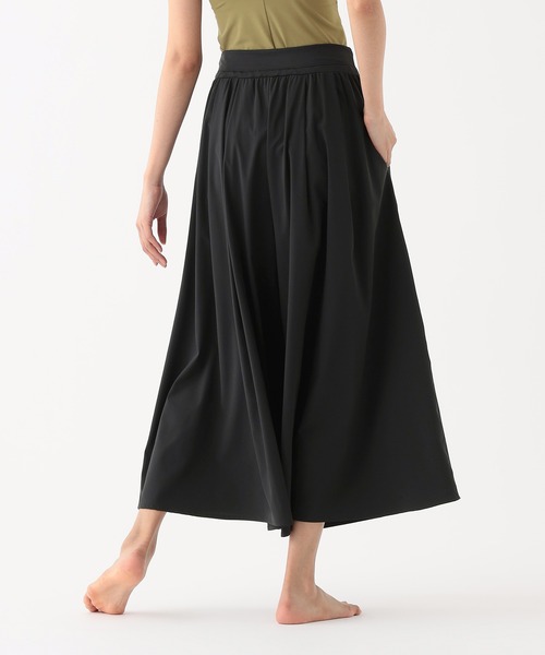 Chacott（チャコット）の「エアリータフタロングフレアパンツ