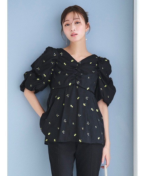 CELFORD（セルフォード）の「小花刺繍ペプラムブラウス（シャツ