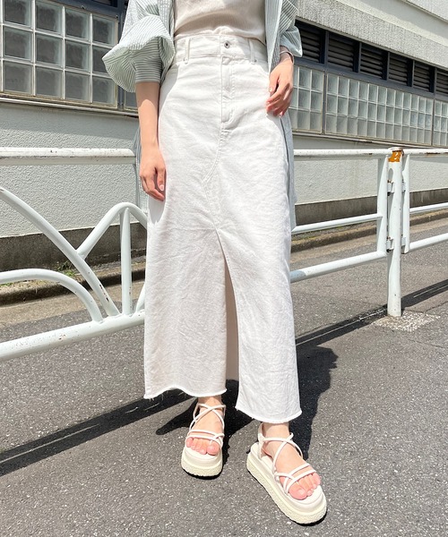 Chico（チコ）の「【Web限定カラーあり】スリットデニムタイトロング