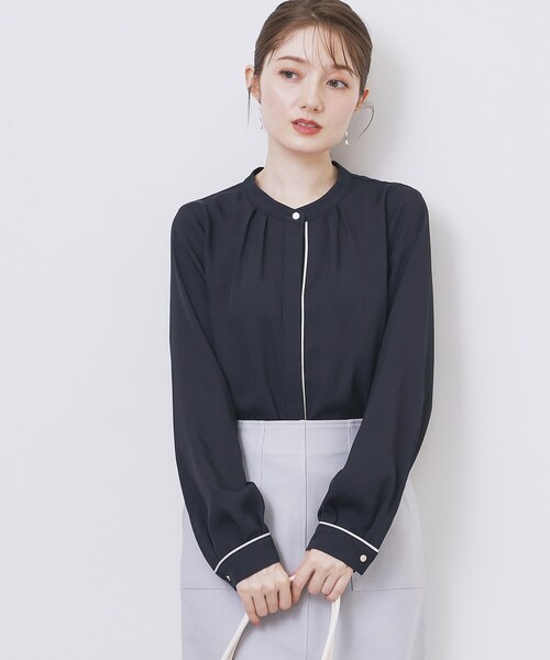 セール】タックデザインバンドカラーブラウス【洗濯機OK】（シャツ