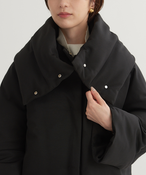 Rouge vif（ルージュヴィフ）の「マフラー付きグログランダウン