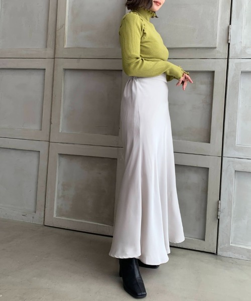 moment+（モーメントプラス）の「サテンマーメイドフレアロング