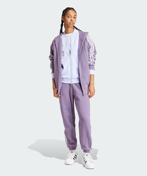 adidas（アディダス）の「アディカラー クラシックス SST トラック