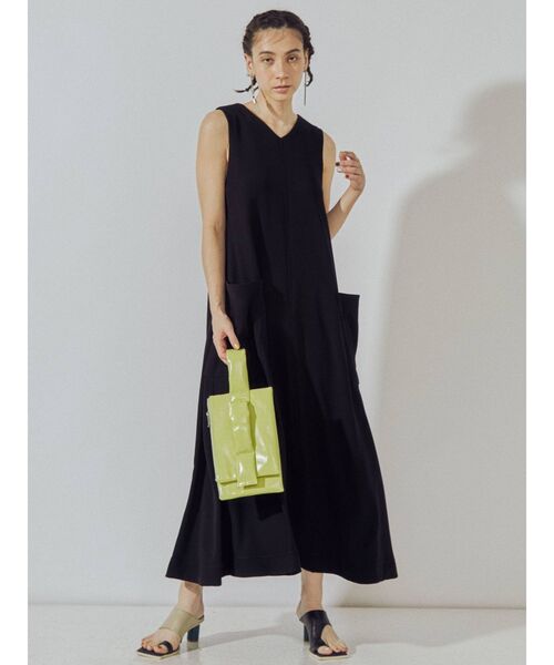UN3D.（アンスリード）の「ビッグポケットフレアワンピース