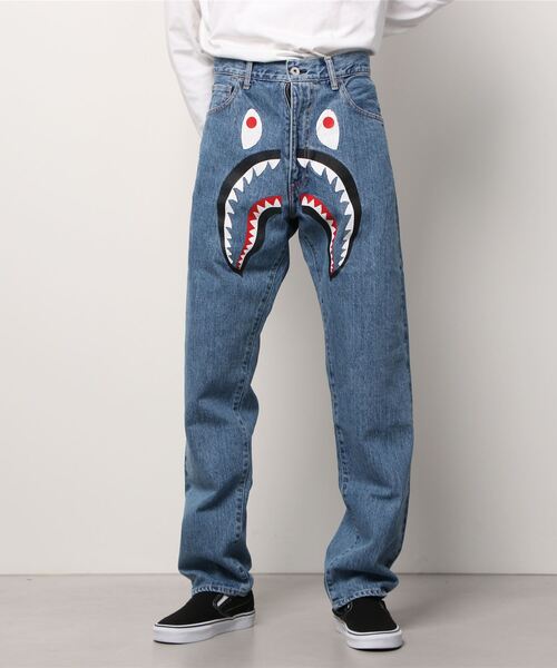A BATHING APE（アベイシングエイプ）の「SHARK WASHED WIDE FIT DENIM