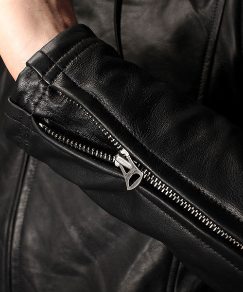 NANO universe（ナノユニバース）の「Shama（シャマ）/ 別注レザー