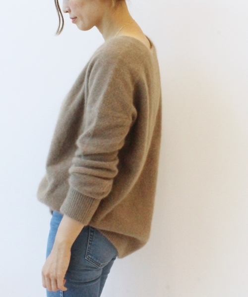 Deuxieme Classe（ドゥーズィエムクラス）の「FUWAシャギーVネックプル