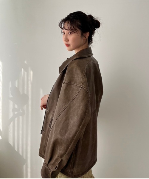 LILY BROWN（リリーブラウン）の「バリエーションドロストオーバー