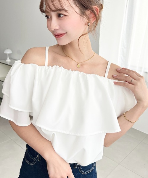moment+（モーメントプラス）の「2WAYオフショル半袖フリルブラウス
