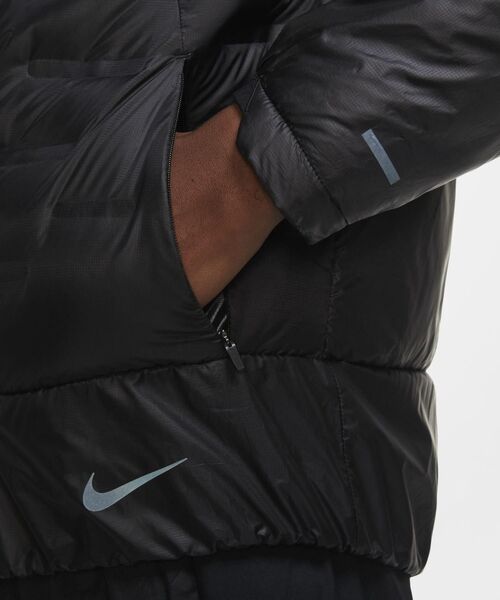 NIKE（ナイキ）の「ナイキ エアロロフト メンズ ランニングジャケット