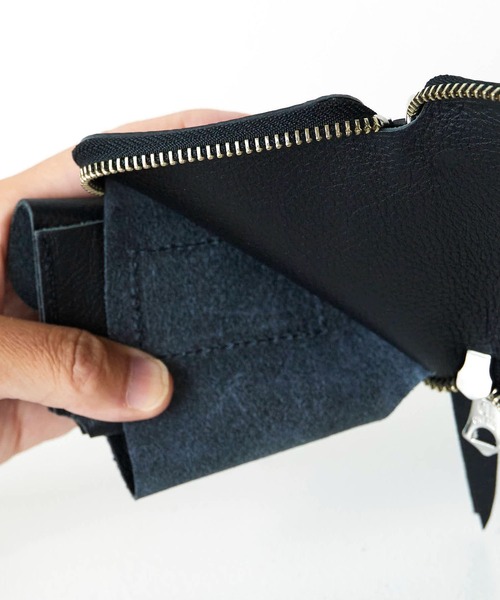 CALEE/キャリー PLANE LEATHER ZIP MULTI WALLET スタッズストラップ