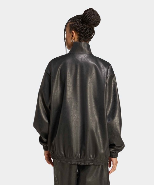 adidas（アディダス）の「プレザー ファイヤーバード オーバーサイズ