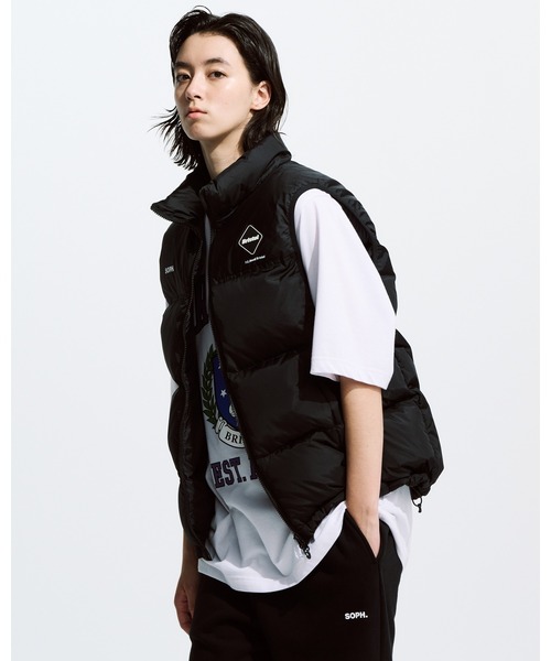 F.C.Real Bristol（エフシーレアルブリストル）の「DOWN VEST（ダウン