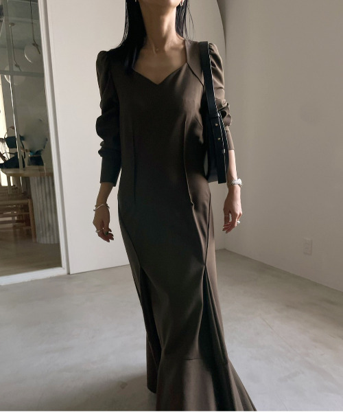 Ameri（アメリ）の「PENTAGON NECK FOLD HEM DRESS（ワンピース）」 - WEAR