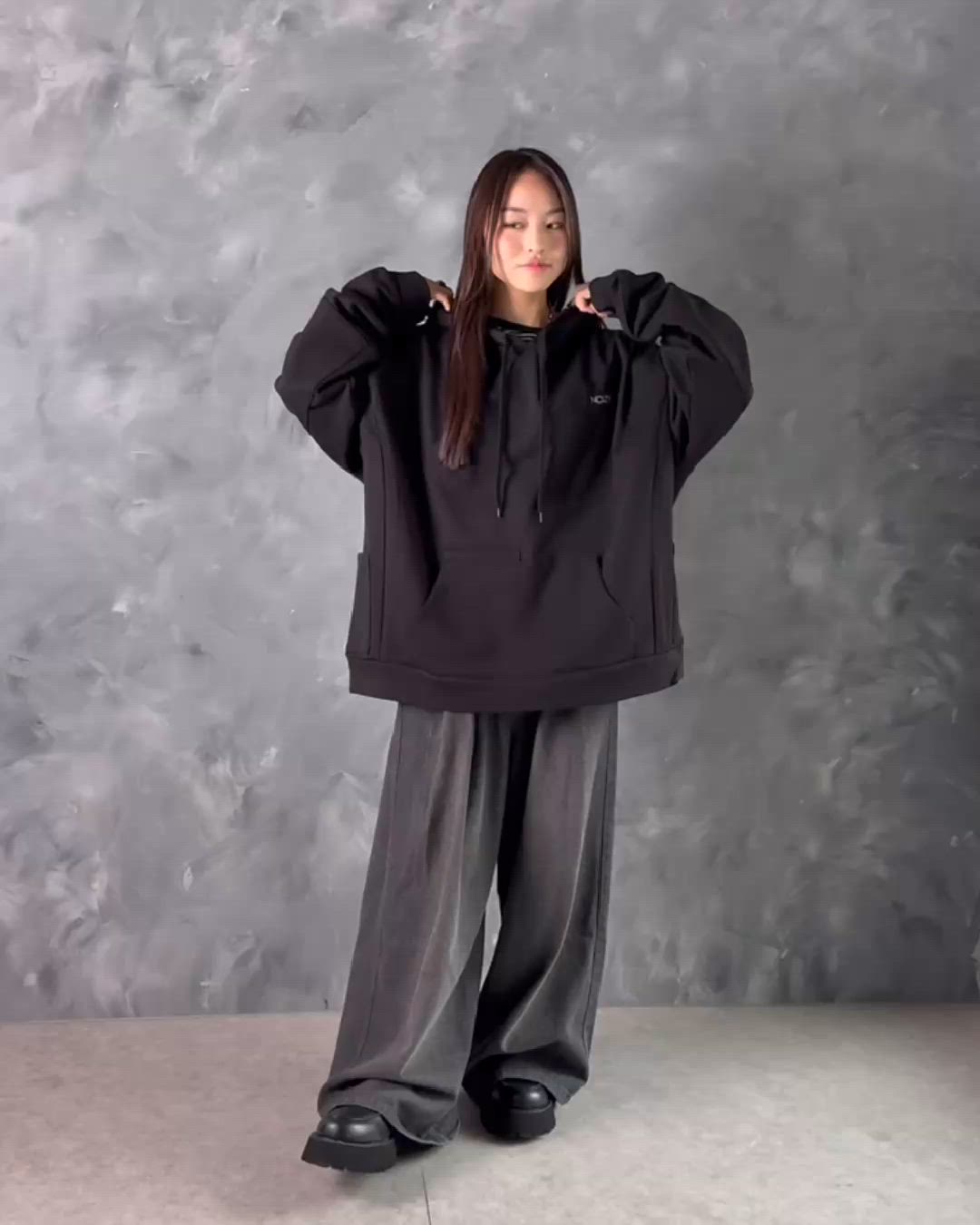 セール】Threads Utility Hoodie / ワンポイント 刺繍 プルオーバー