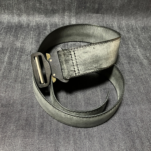 コブラバックルのレザーベルト ボディバッグ・ウエストポーチ cusith