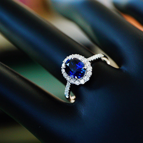 ロイヤルブルー」K18 天然ロイヤルブルーサファイア 天然ダイヤモンド