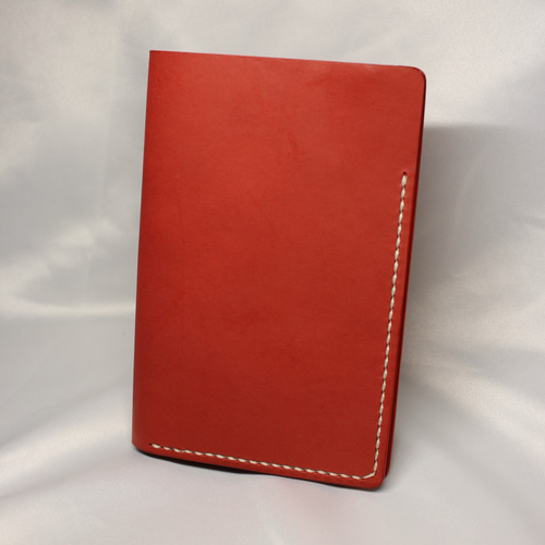 MCM 赤 レザー パスポートケース Amazon.co.jp: 無地オーストラリア