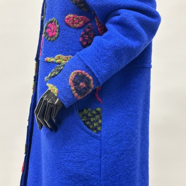 人気商品【イタリア製】パネルマルチ花柄圧縮ウールコート/フード襟