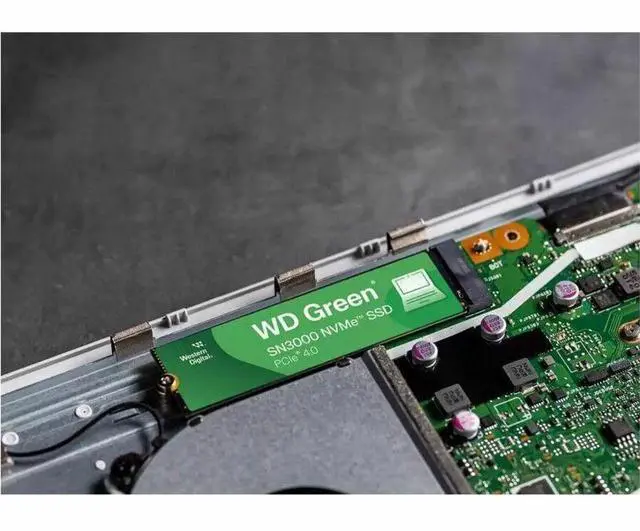 WD Green SN3000 WDS200T4G0E-00CPS0 2 TB Solid State Drive - M.2