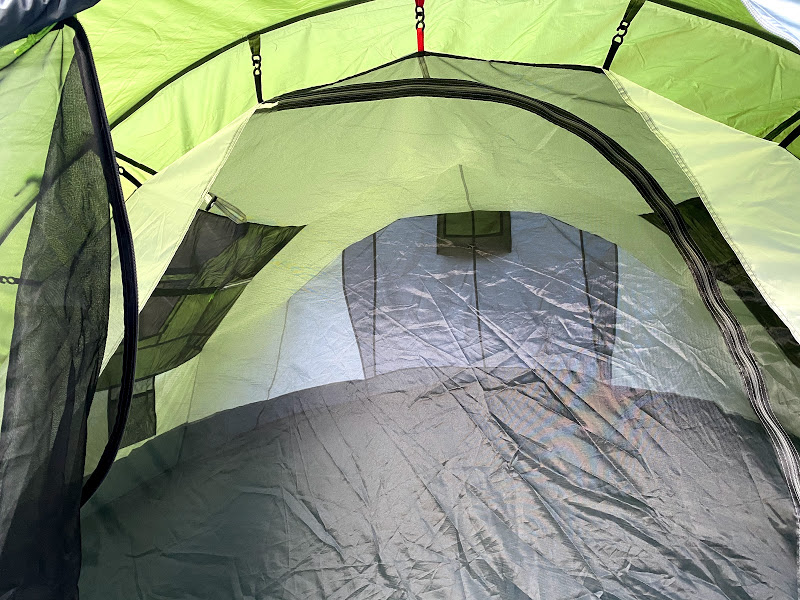 設営撤収楽すぎ！ファミリーで寝られるサイズのポップアップテント