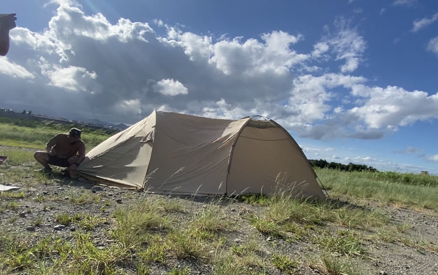 ワークマン初のツールームテント「耐久撥水2ルームシェルター