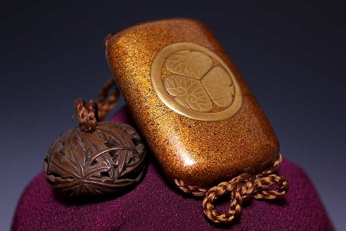 金梨地蒔絵葵紋印籠 尾張徳川家拝領 江戸期 | 伝統的甲冑や刀剣武具