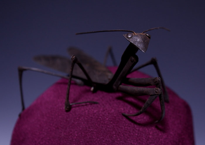 自在置物 蟷螂 在銘 明珍 共箱 江戸金工 | 伝統的甲冑や刀剣武具・鎧