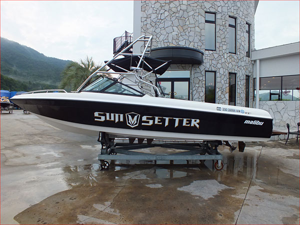 MALIBU SUNSETTER LX｜長龍マリーナ｜琵琶湖のほとりで楽しむマリン