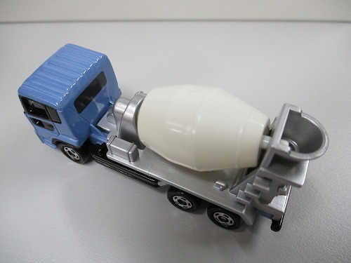 BEEP ゲームグッズ通販 / トミカ 53 日産ディーゼル クオン ミキサー車