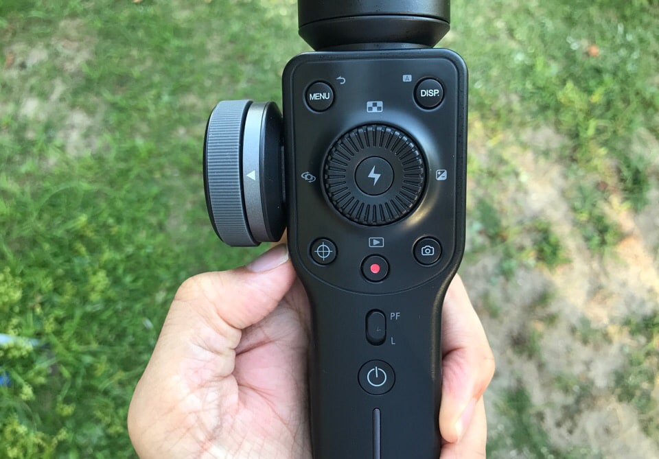 手ブレの悩みを解消！プロっぽい動画が撮れるスマホジンバル『ZHIYUN