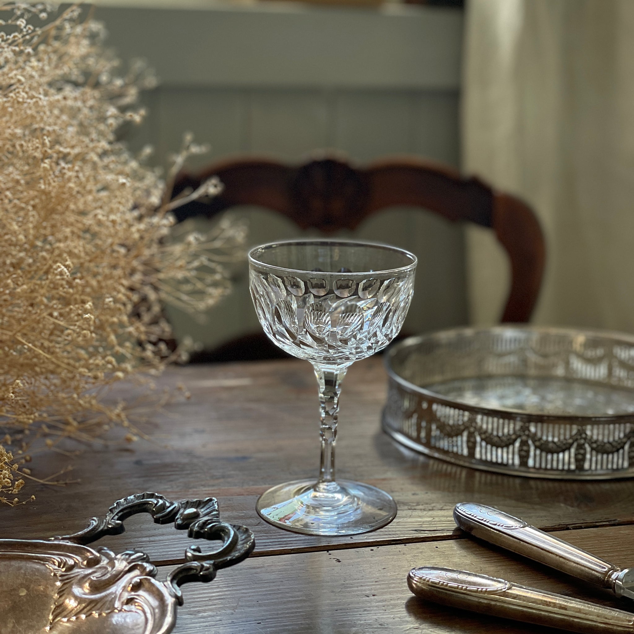 エレガントな雰囲気漂うシャンパングラス イギリスアンティーク