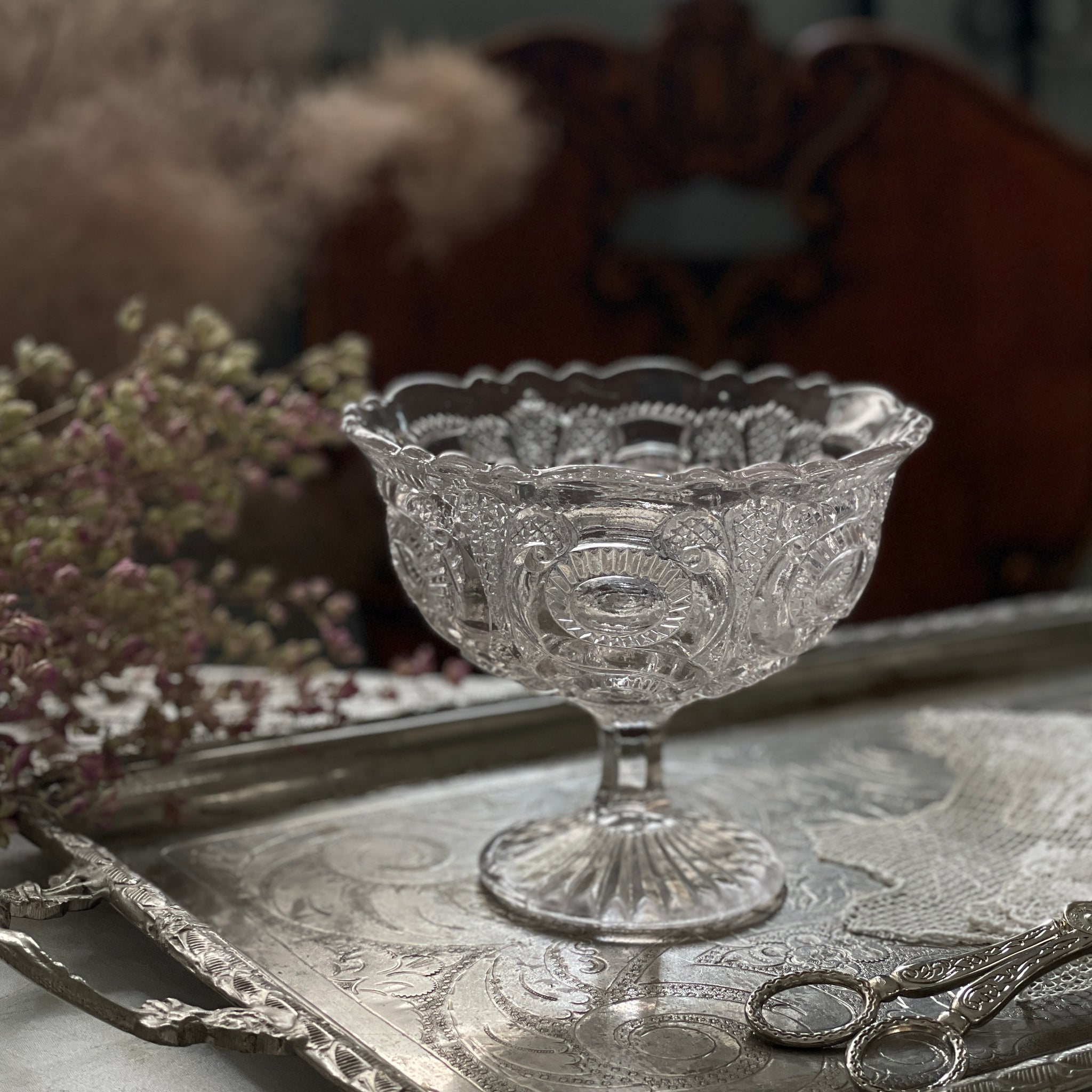 ガラスが美しいシュガーボウル（高さ13cm） イギリスアンティーク