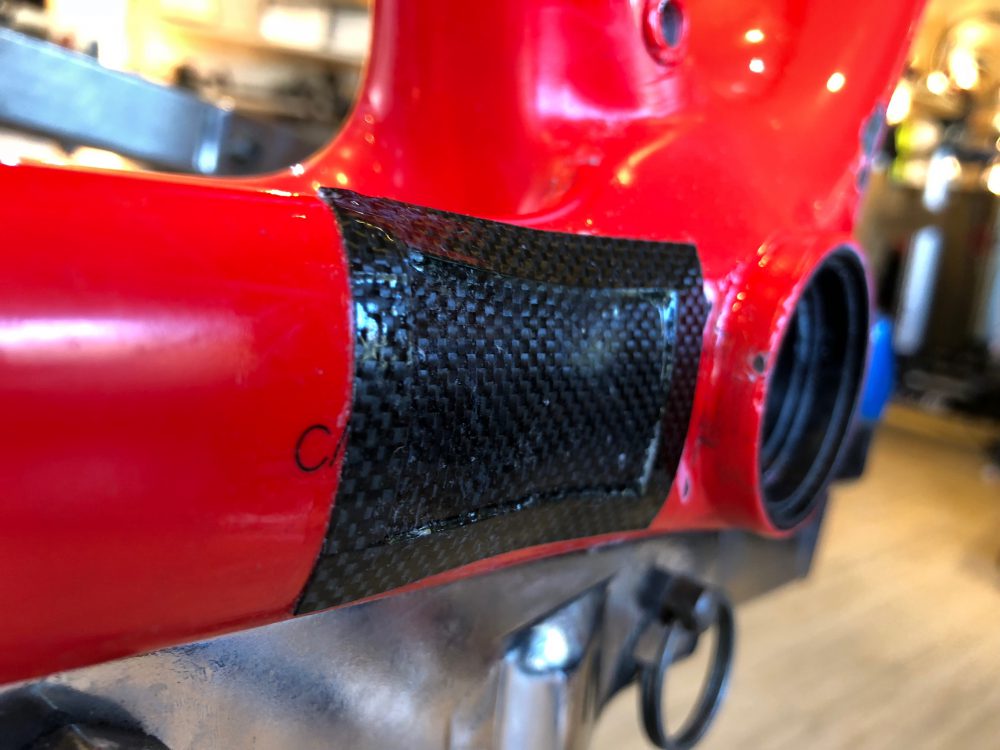 カーボンフレームのクラック検査 / リペア（修理・補強・補修