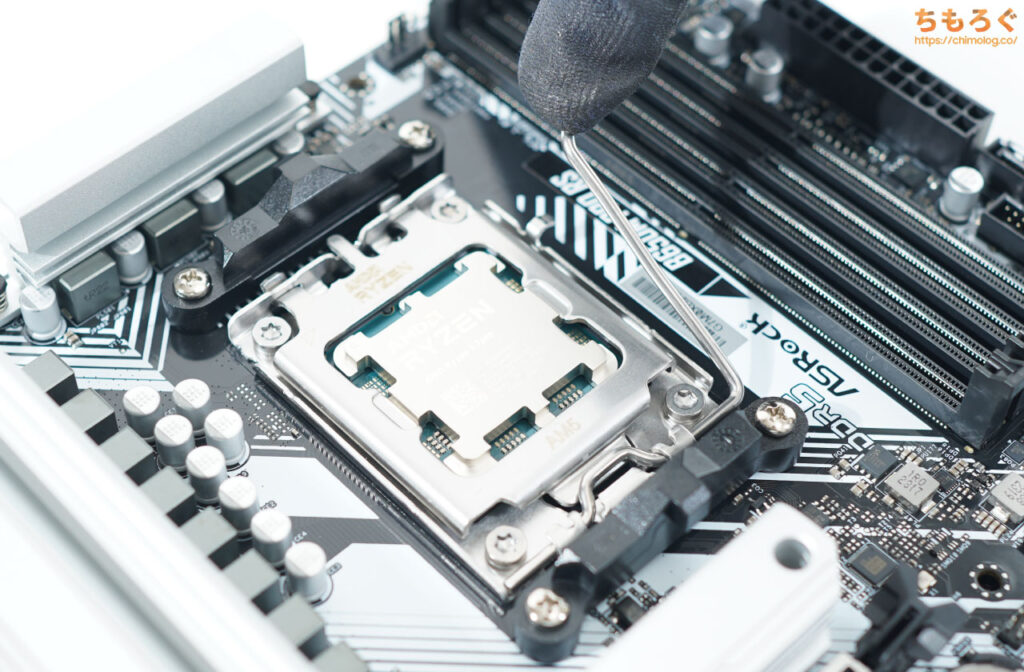 初心者向け】自作PCの組み立て方を写真で解説【最新Ryzen版】 | ちもろぐ