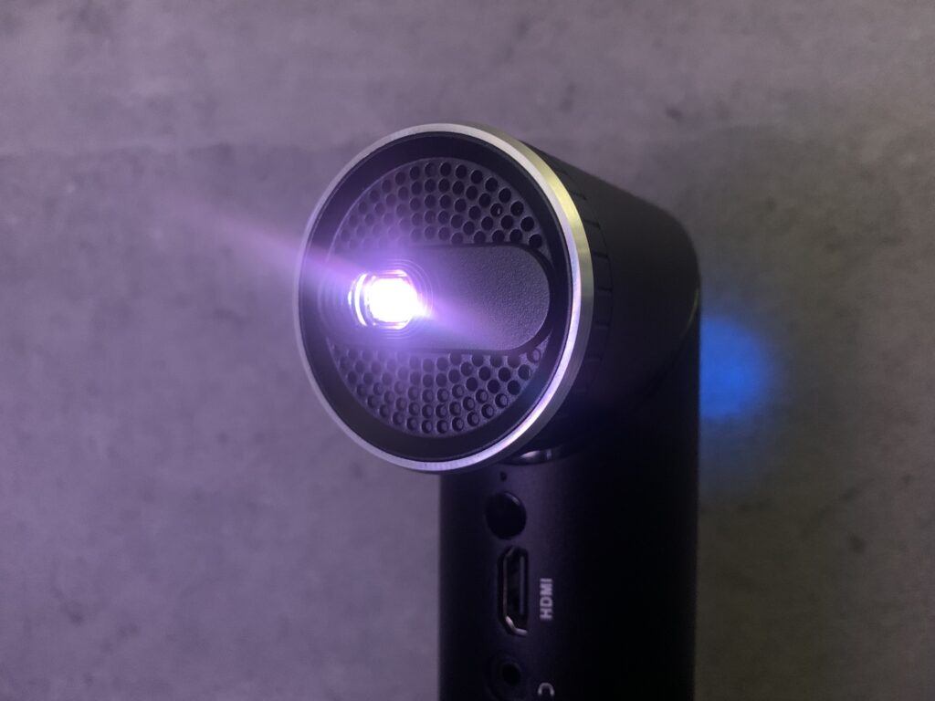 天井を映画館に】FunLogy X-03を徹底レビュー【国産の2WAYモバイル