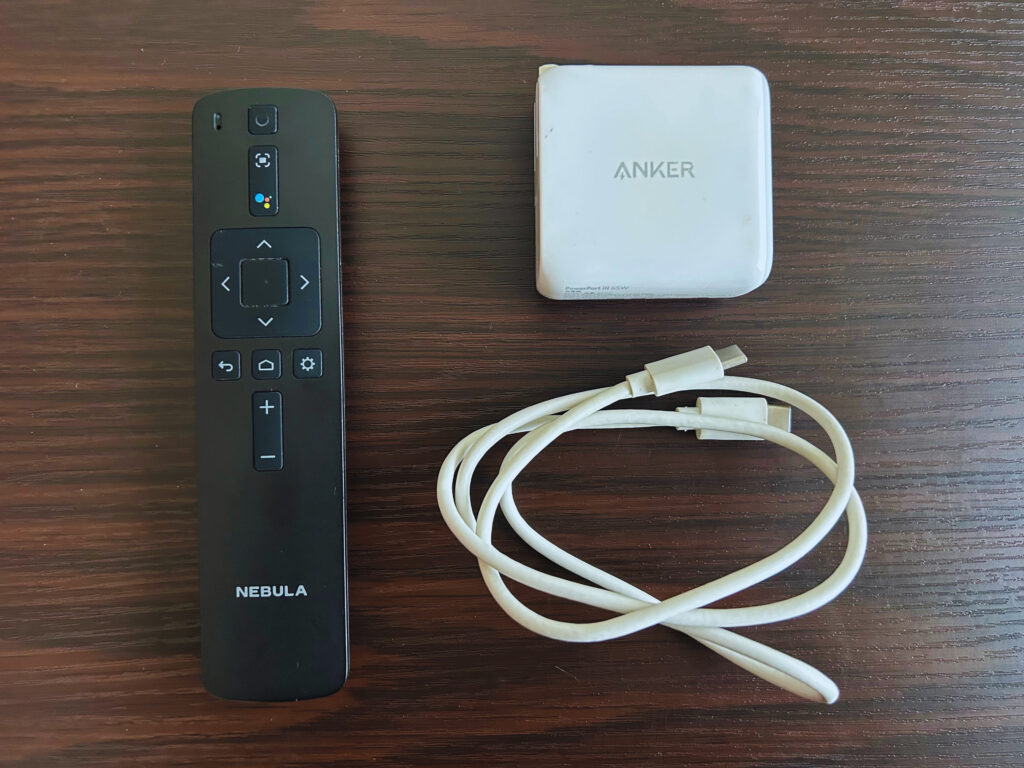 どこでもすぐに映画館】Nebula Vega Portableを徹底レビュー【万能