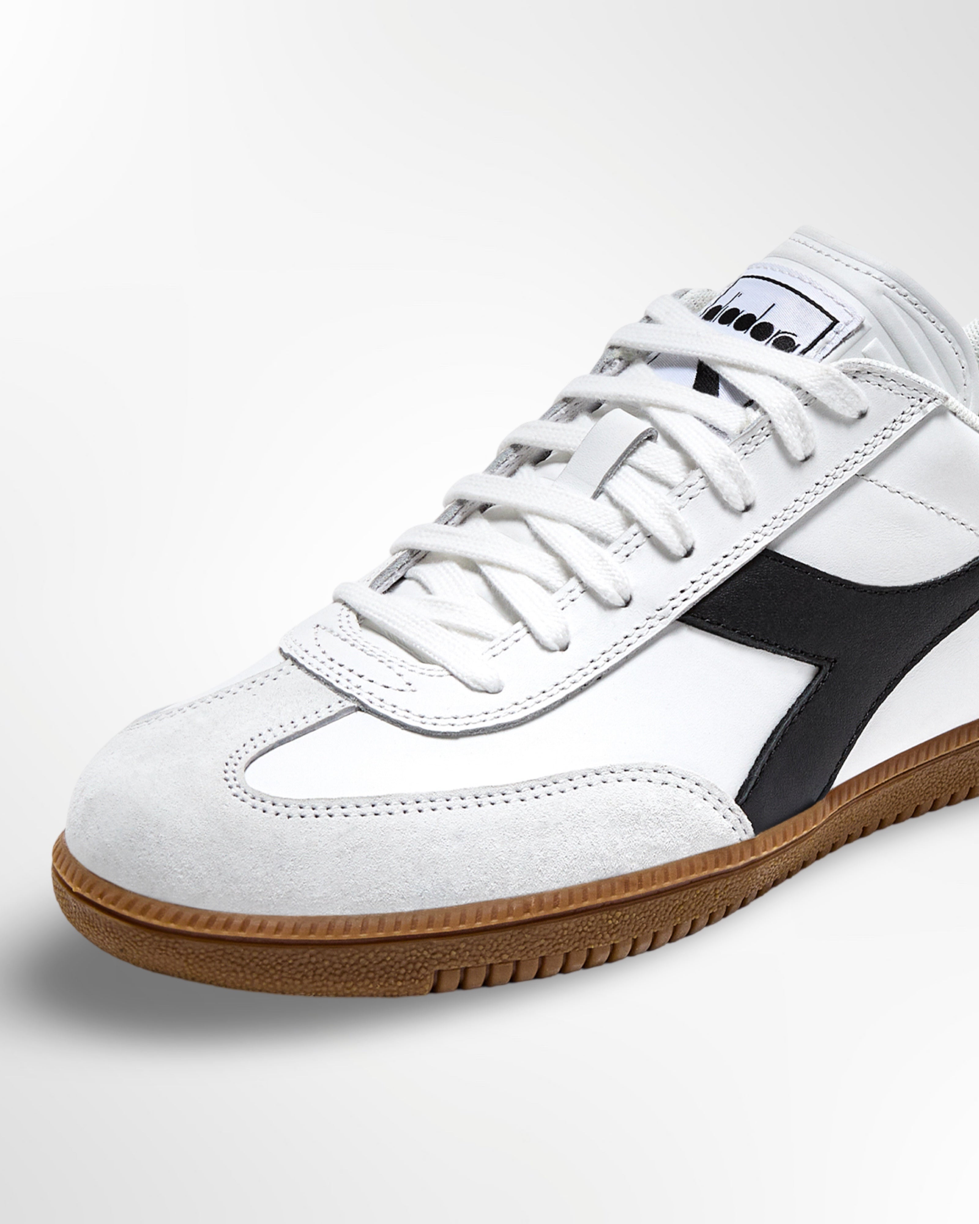 TRAINER - UNISEX - ホワイト/ブラック – Diadora 公式通販 チンクエ