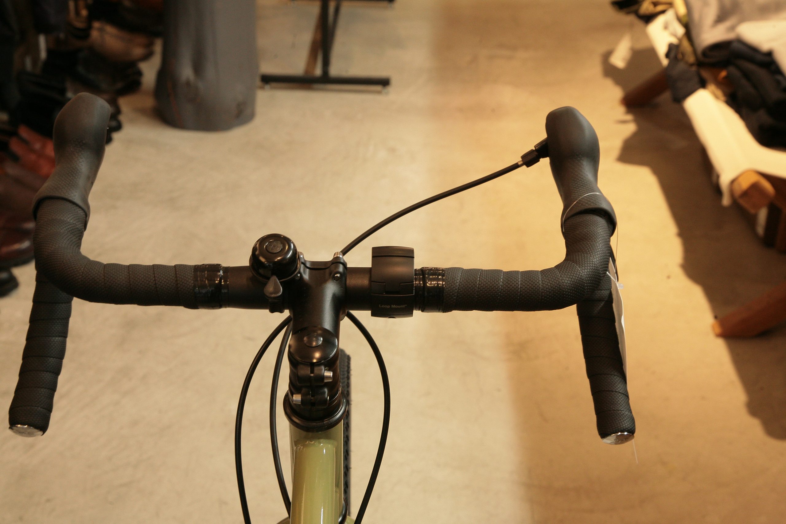 スマートフォンホルダー LOOP MOUNT Twist (ループマウントツイスト