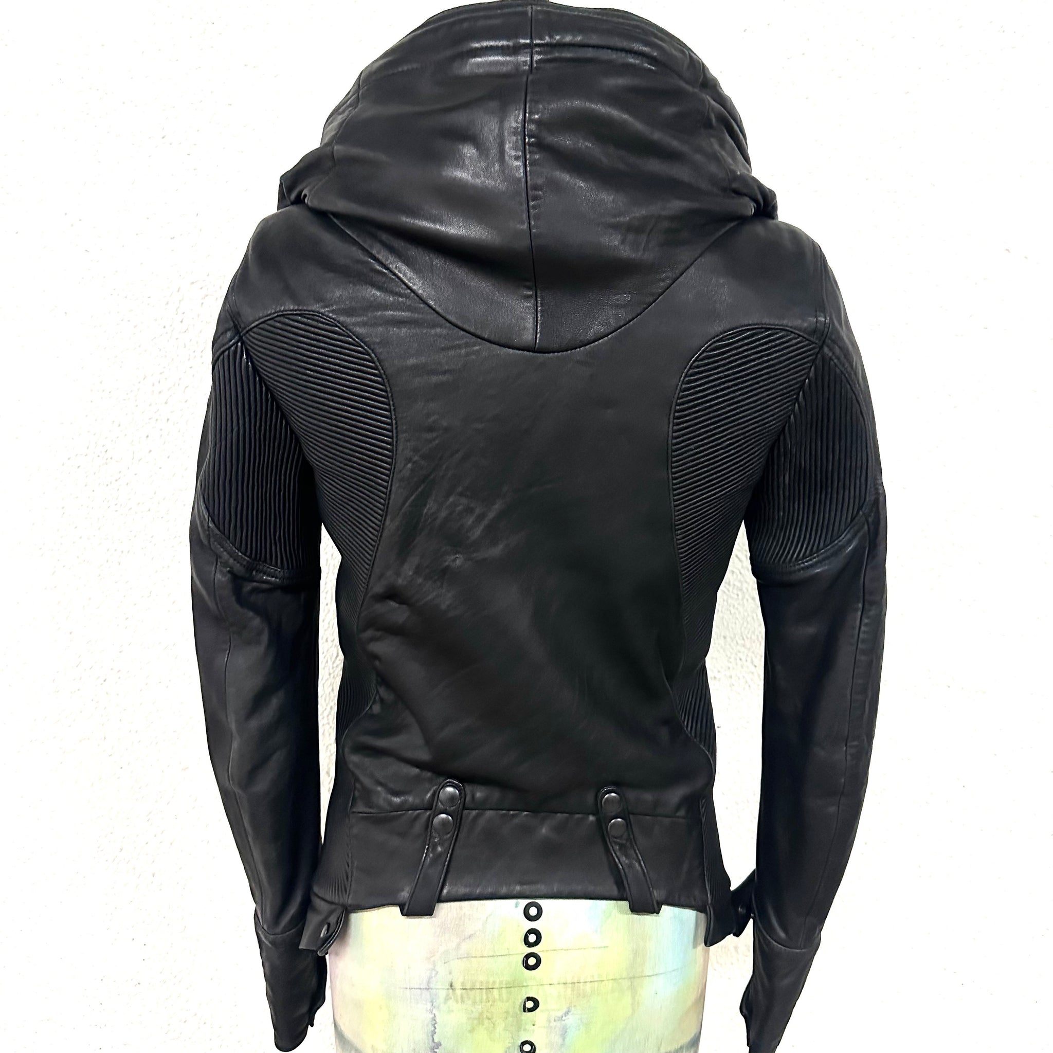 L.G.B./BONO-9/M – CIRCUS by MANIAC