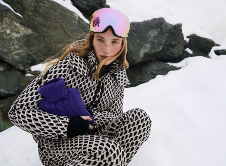 新しい ZARA SKI スキーウェア コレクション (2024): 白いゲレンデを