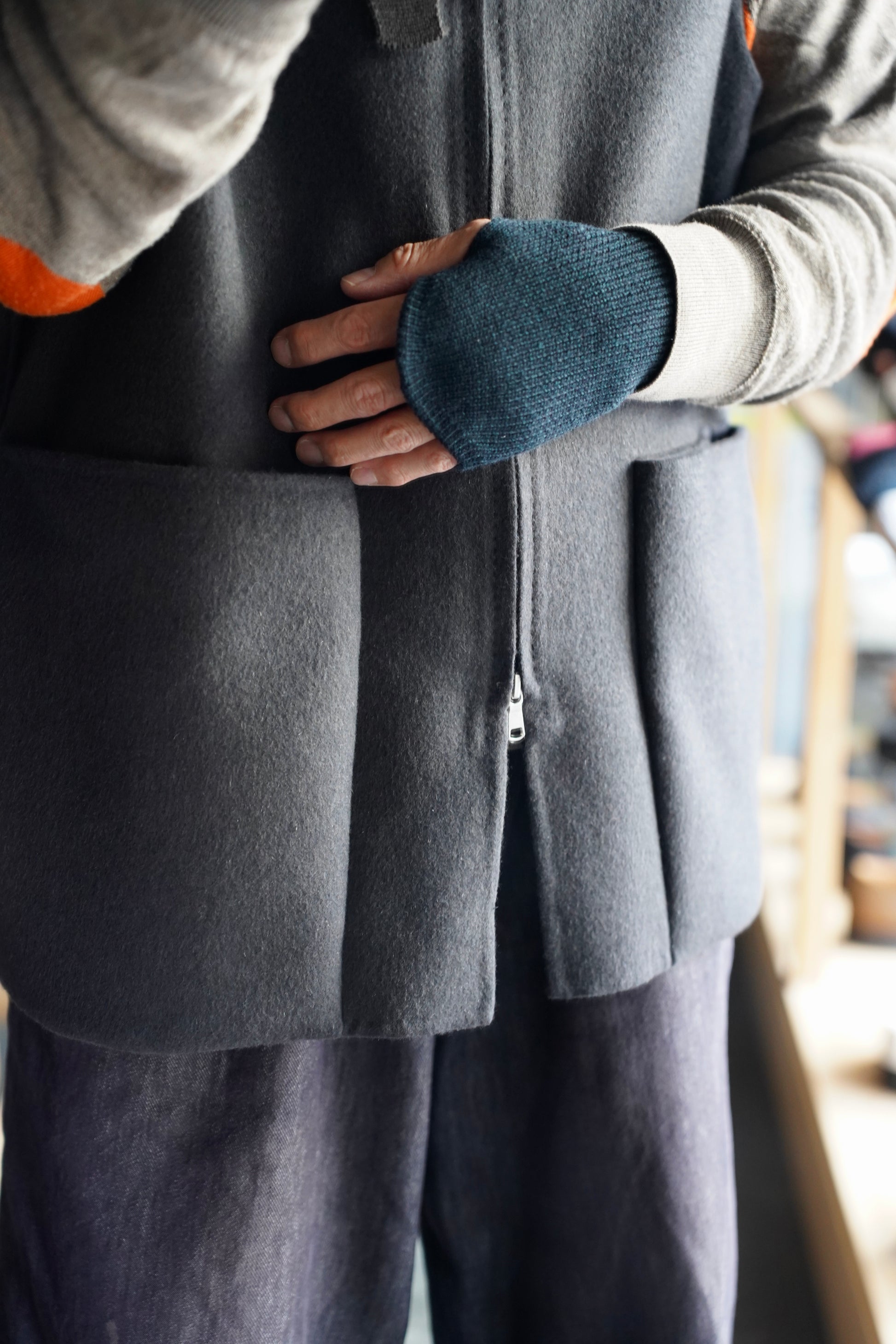 MEN/WOMEN BATONER / バトナー SOLID WOOL HAND WARMER – _COMES THE SUN
