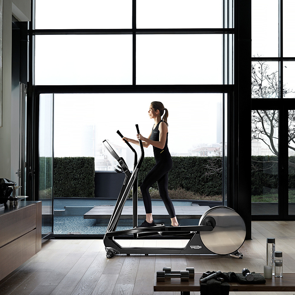 CROSS PERSONAL｜テクノジム｜コンフォートQ｜阪急百貨店のインテリア