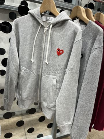 プレイ コムデギャルソン ワンポイント赤ハート フロントZIPパーカー