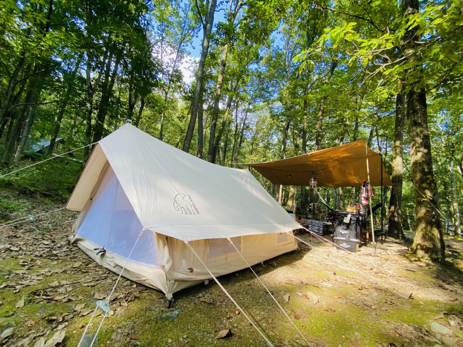 絵本の世界のようなテントNordisk（ノルディスク）の「Ydun5.5」を