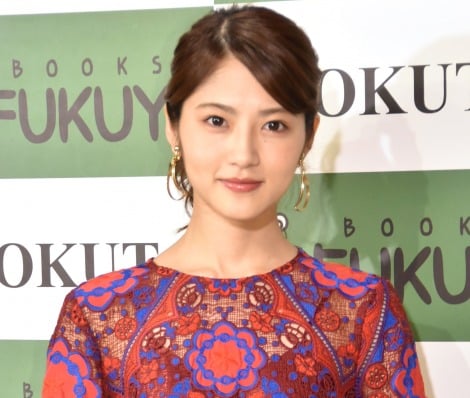 乃木坂46・若月佑美、写真集の下着カット「正直、恥ずかしい